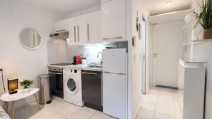 Oven, stovetop, paper towels - Studio with garden on the Croisette - Quiet & rare in Cannes (Cannes)