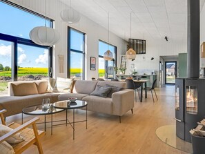 Télévision, cheminée