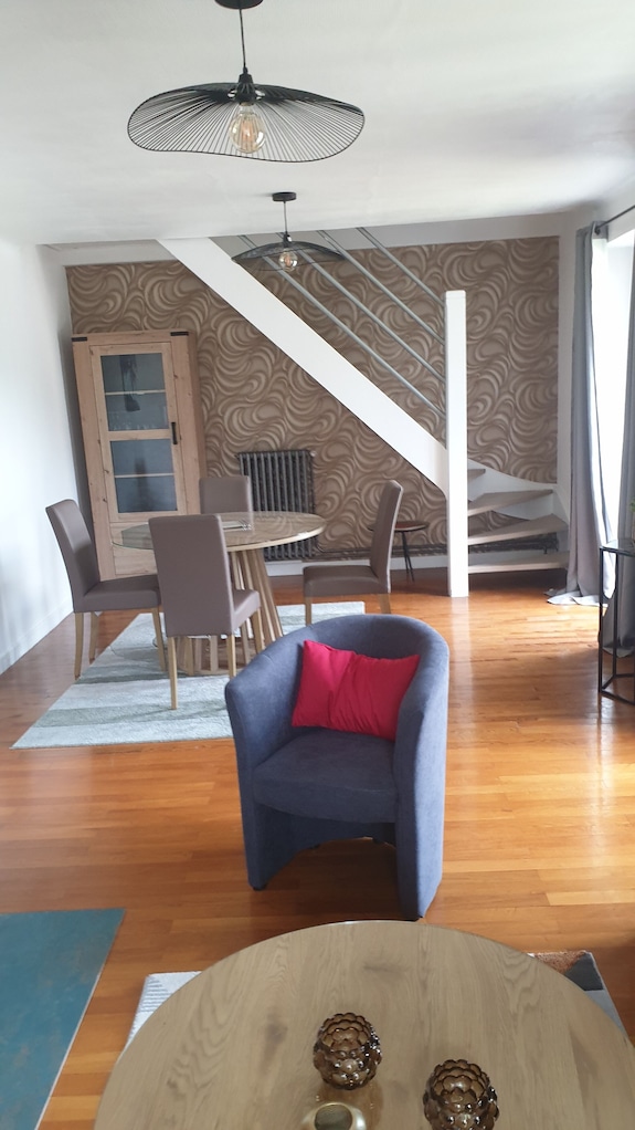 Grand Appartement Indépendant(114m2) Dans Maison Individuelle. - Saint-Jean-de-Maurienne
