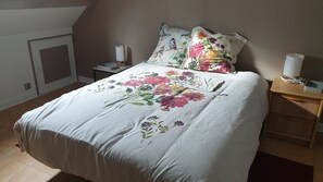Fer et planche à repasser, draps fournis