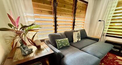 Dancing Oaks 3BR Tropical Retreat · Saltwater Pool · Private Dock