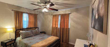 3 sovrum, skrivbord, strykjärn/strykbräda och gratis wi-fi