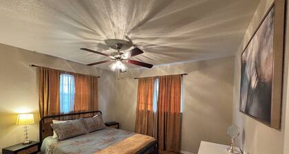 Clean and Comfortable 3BR house + Playroom