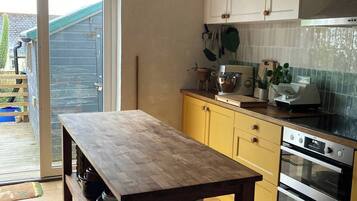 Oven, stovetop, dishwasher