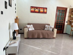 Living area - Cozy apartment with all comforts located in quiet area (Napoli)