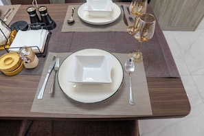 Dining - Cozy, new,modern, detail-orientatied,clean, (Nairobi)