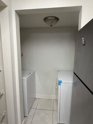 Interior - HOLLYWOOD COZY CONDO (Hollywood)