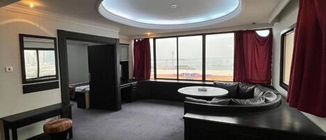 Family Room | Interior
