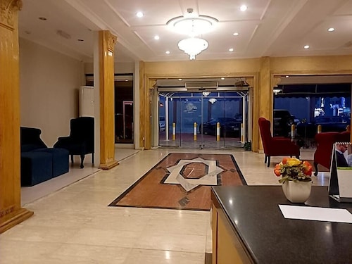 Summer Land Hotel 