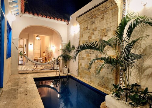 Private house with swimming pool, jacuzzi and terrace in walled Cartagena
