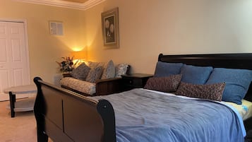 Planxa i posts de planxar, wifi i roba de llit