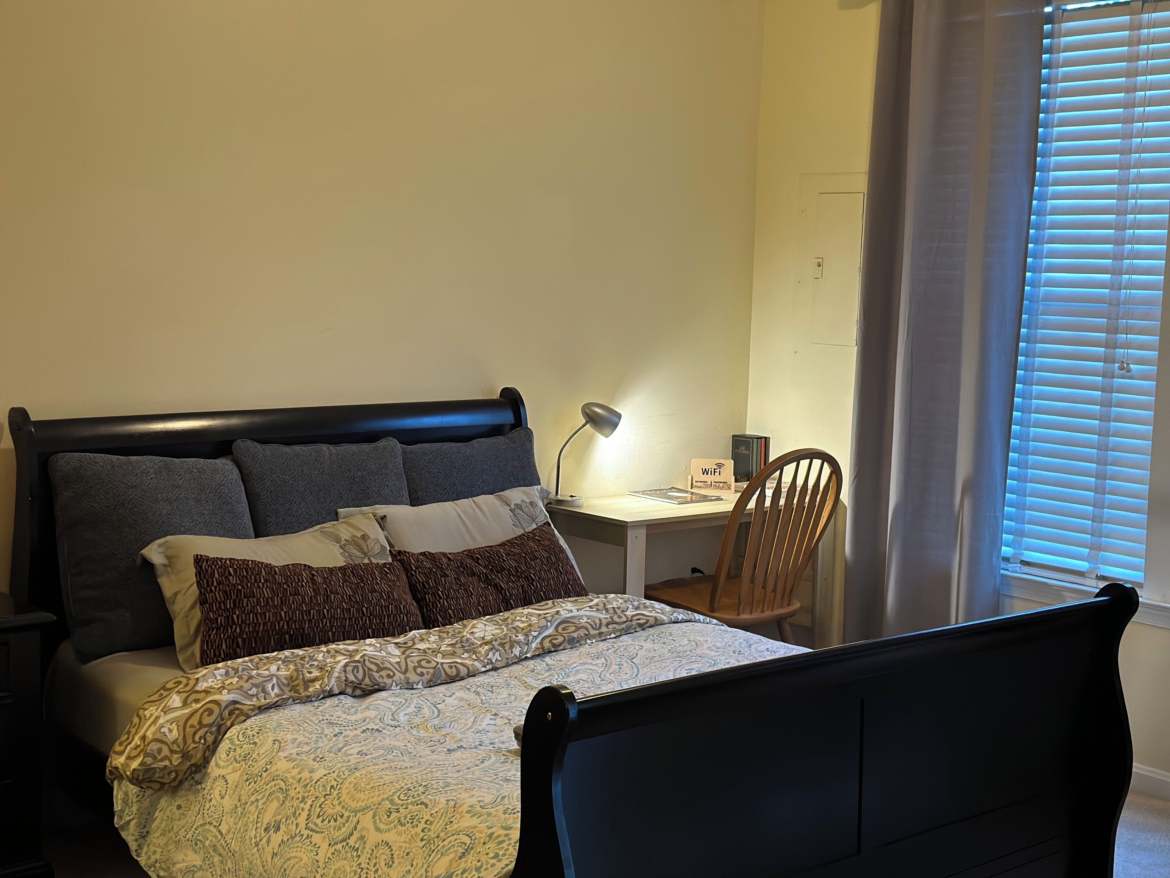 1 chambre, fer et planche à repasser, Wi-Fi, literie fournie