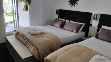 In-room safe, desk, iron/ironing board, free WiFi