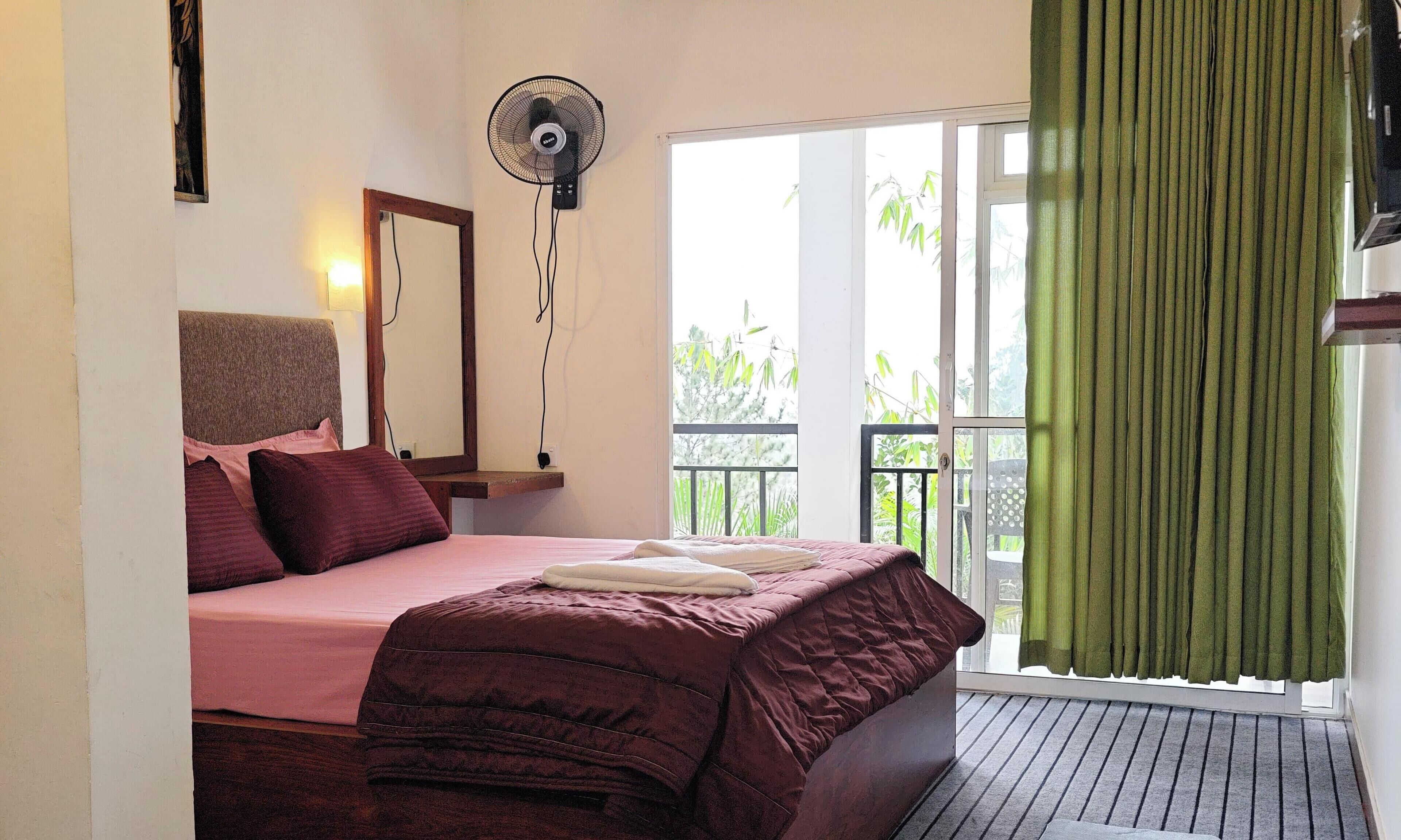 In-room safe, desk, iron/ironing board, free WiFi