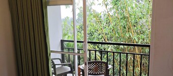 Final Gate Eco Resort 