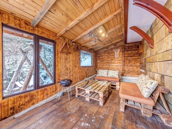 Outdoor banquet area - Raikovski Livadi Mountain Villas (Pamporovo)