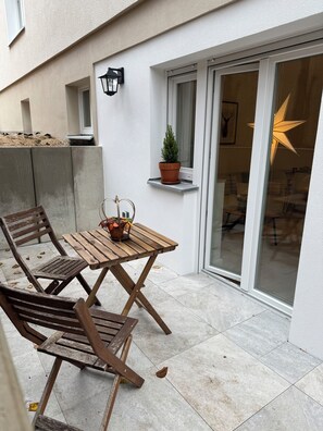 تناول الطعام بالخارج