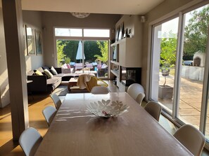 Living area - Stunning modern Basque house with a pool in a green setting   (Ustaritz)
