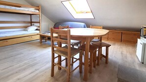 Dining - Renovated studio cabin near slopes, 4 pers. (Bolquère-Pyrénées 2000)