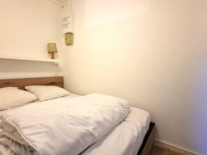 Room - Renovated studio cabin near slopes, 4 pers. (Bolquère-Pyrénées 2000)