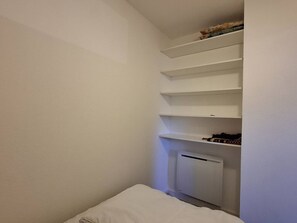 Interior - Renovated studio cabin near slopes, 4 pers. (Bolquère-Pyrénées 2000)