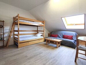 Room - Renovated studio cabin near slopes, 4 pers. (Bolquère-Pyrénées 2000)