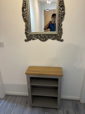 Interior - Quiet Ground-Floor Apartment | Heathrow, Windsor & London at Your Doorstep (Slough)