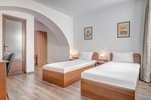 Phòng | Bàn, khu vực làm việc phù hợp cho laptop, bàn ủi/dụng cụ ủi quần áo 