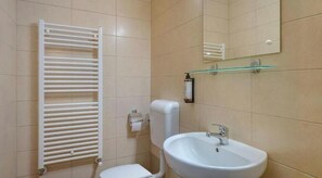 Shower, free toiletries, hair dryer, towels - Casa Weidner Hotel Sibiu (Sibiu)