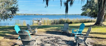 Beautiful Lakefront house w/private dock, powered boathouse, Hottub and Gameroom