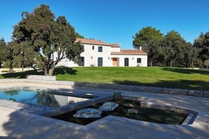 Pool - Mas at the gateway to the Camargue heated swimming pool and tennis court 15 minutes from Nîmes and Arles (Saint-Gilles)