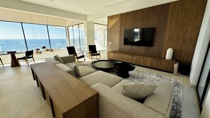 TV - Villa Solea - Stunning New Luxury 6-bedroom villa in beautiful Playa Hermosa (Playa Hermosa)