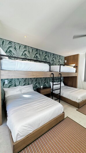 6 habitaciones, tabla de planchar con plancha, wifi y ropa de cama