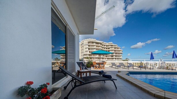 Pool - Villa Amora / Super Villa with Skyline City Views (Swieqi)
