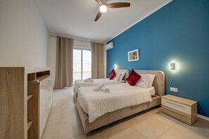 Desk, iron/ironing board, WiFi - Ortigia Collection / Suite No.5 / Terrace (Swieqi)