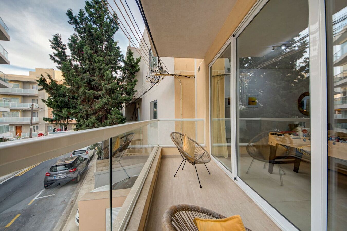 المنطقة المحيطة بالمنشأة