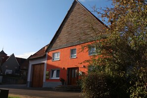 Exterior - "Old meets new" cozy vacation apartment with sauna & sauna garden (Borgentreich)