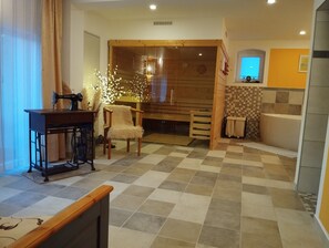 Spa - "Old meets new" cozy vacation apartment with sauna & sauna garden (Borgentreich)