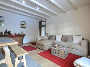 TV - Charming 2-Room Bright with Balcony in the Mountains (Bolquère)