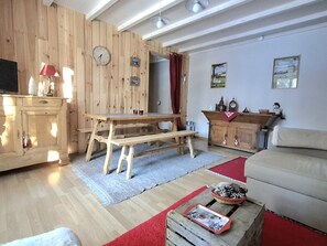 TV - Charming 2-Room Bright with Balcony in the Mountains (Bolquère)