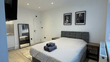 1 bedroom, iron/ironing board, WiFi