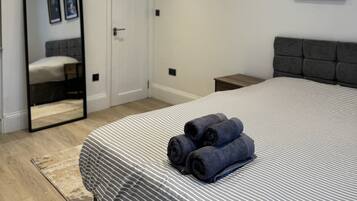 Iron/ironing board, WiFi