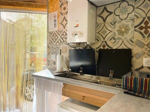 Frigorífico, microondas y horno