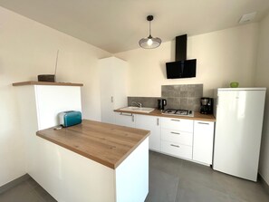 Fridge, microwave, oven, stovetop - New house 2 bedrooms - Walk to town center (Bretignolles-sur-Mer)