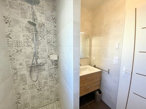 Bathroom - New house 2 bedrooms - Walk to town center (Bretignolles-sur-Mer)