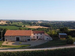 Exterior - Scenic cabin with wifi, pets allowed, parking (Bioussac)