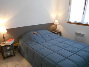 2 bedrooms, free WiFi - Cozy chalet with terrace for 6 people (Guillestre)