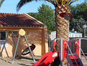 Children’s area - Mobile home with terrace in Saint-Cyprien (Saint-Cyprien)