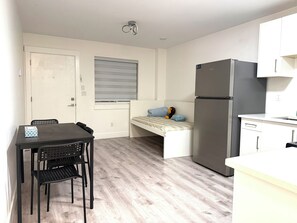 Interior - Lovely 1-bedroom basement suite with AC in Surrey BC Fleetwood (Surrey)