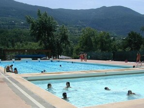 Pool - Cozy chalet with terrace in Guillestre (Guillestre)